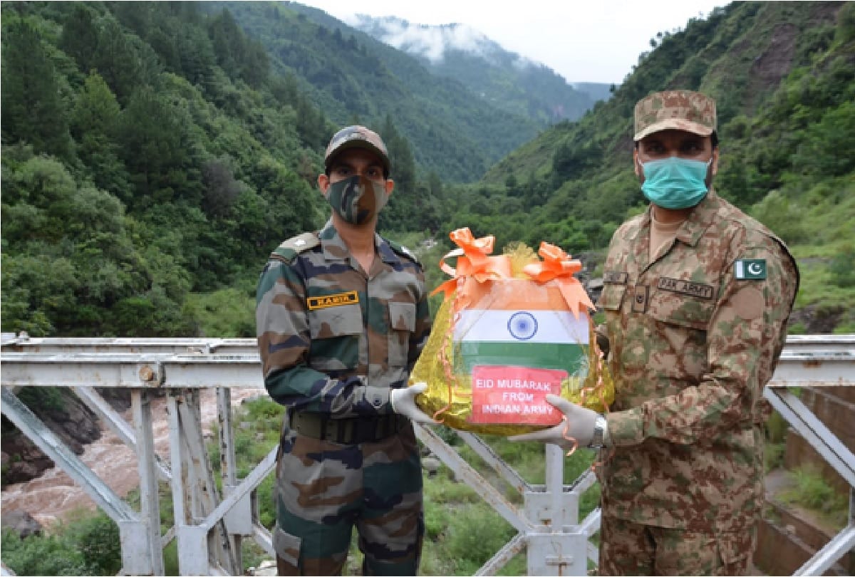 Jammu and Kashmir: Sweets exchanged on the LoC on the occasion of Eid, Indo-Pakistani Army congratulated each other
