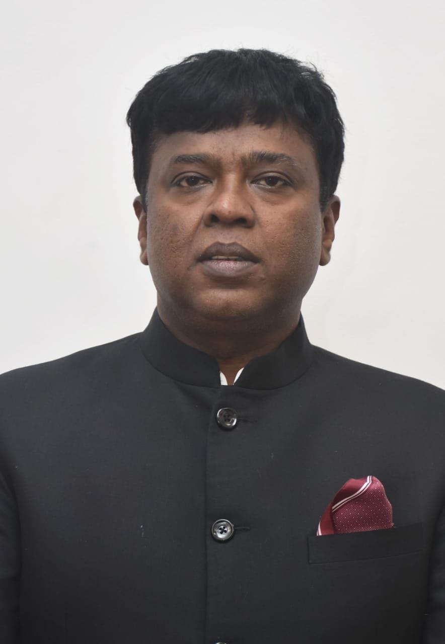 Brijesh Sant took over the charge of MDDA VC