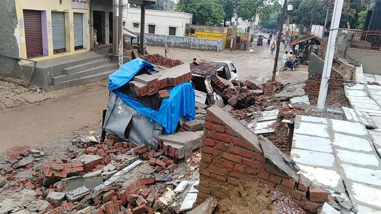 Hathras: Park walls collapsed, car and dump damaged