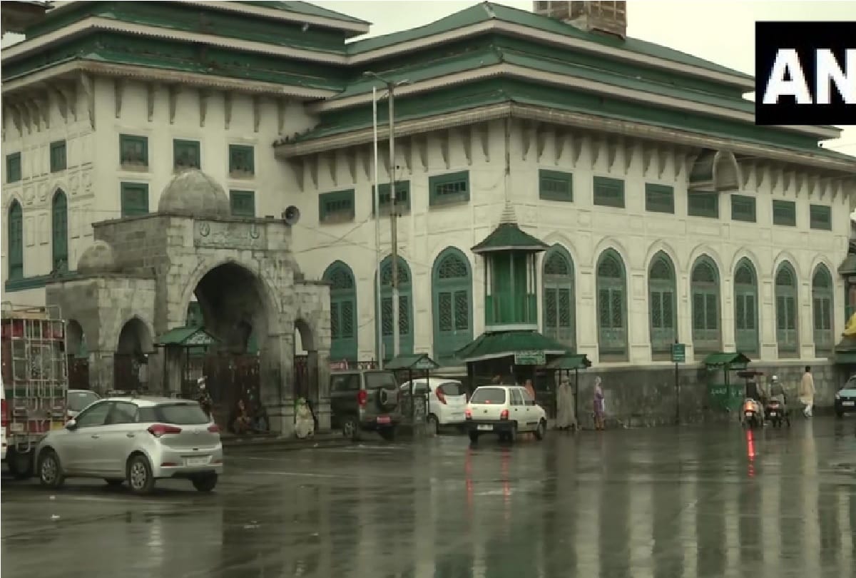 Jammu and Kashmir: On Bakrid Eid, special preparations have been made by the mosque managements in the state