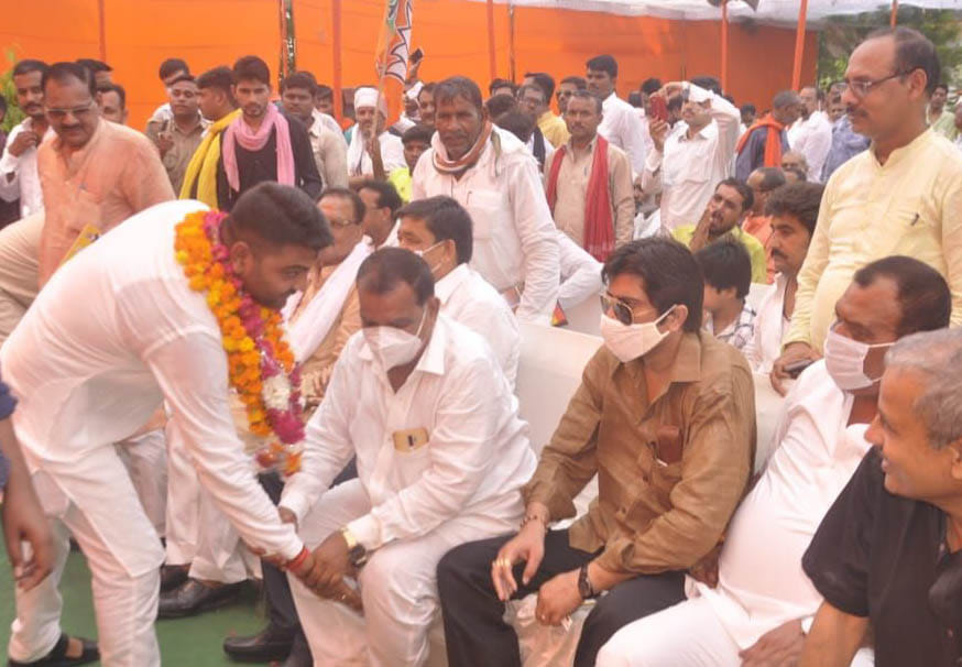 Government of 33 blocks also handled the work