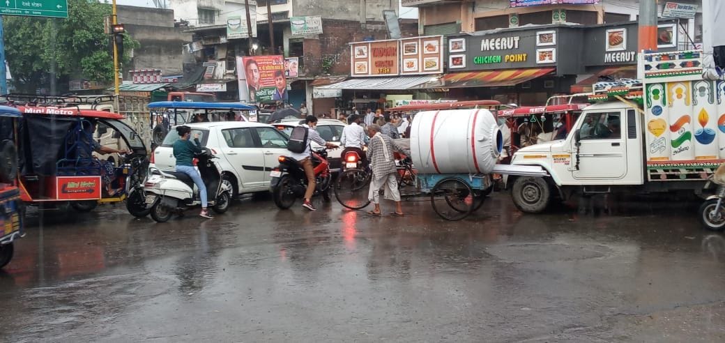 The mood of the weather changed due to drizzling rain
