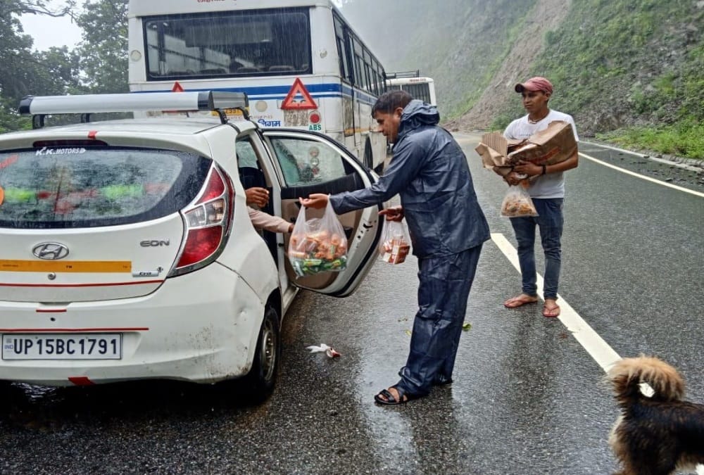 Uttarakhand Monsoon Update: Tanakpur-Pithoragarh Highway opened after 35 hours and many roads closed photos