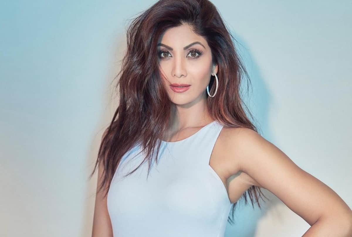 Raj Kundra Case Shilpa Shetty Worried Fans send her flowers in her tough time