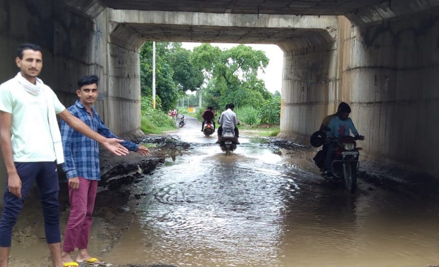 Waterlogging in tunnel, people upset
