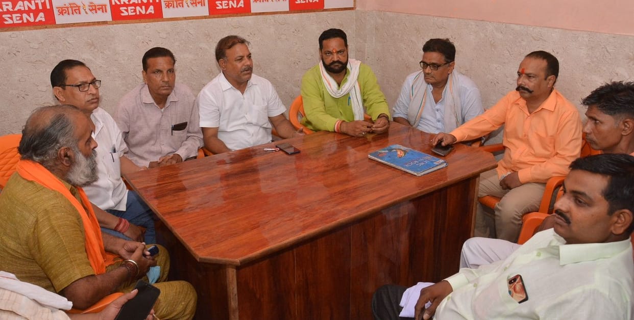 Kranti Sena accuses schools of exploitation
