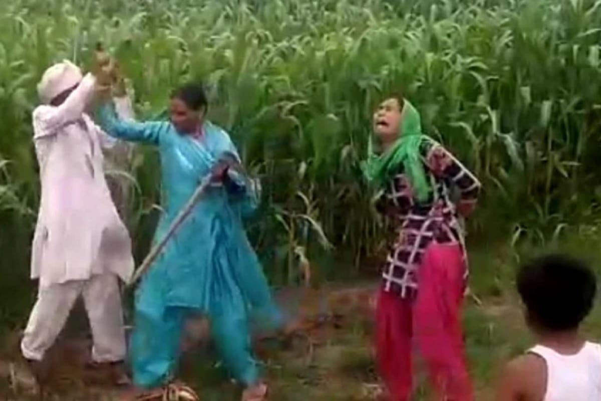 Baghpat News: Father-in-law beats daughter-in-law, video goes viral