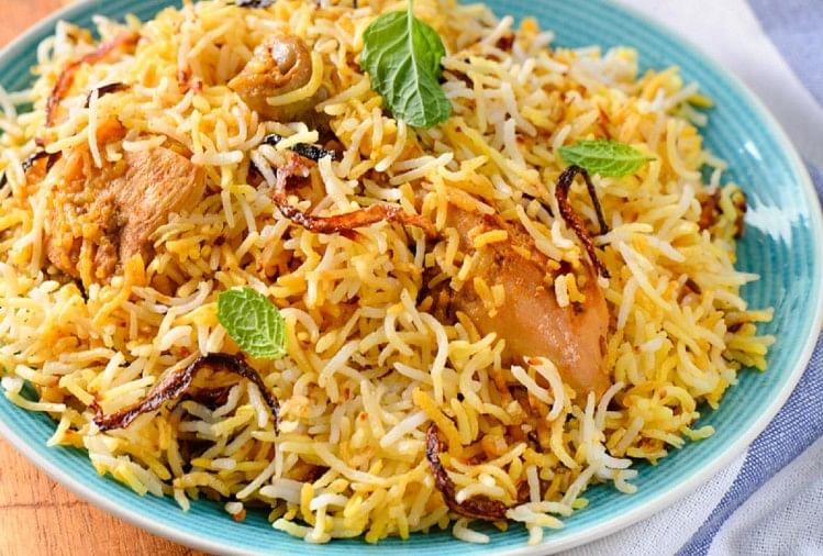 synthetic color used in delicious chicken biryani In Gautam Buddha Nagar