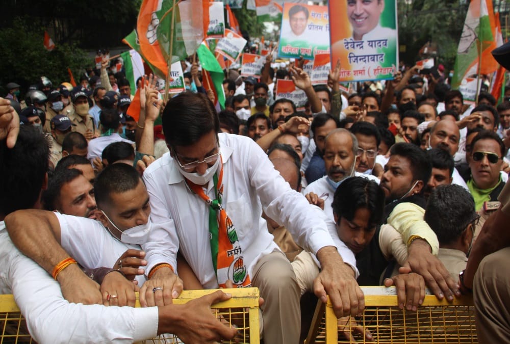 Pegasus phone hacking case: Congress protest and governor house march dehradun photos