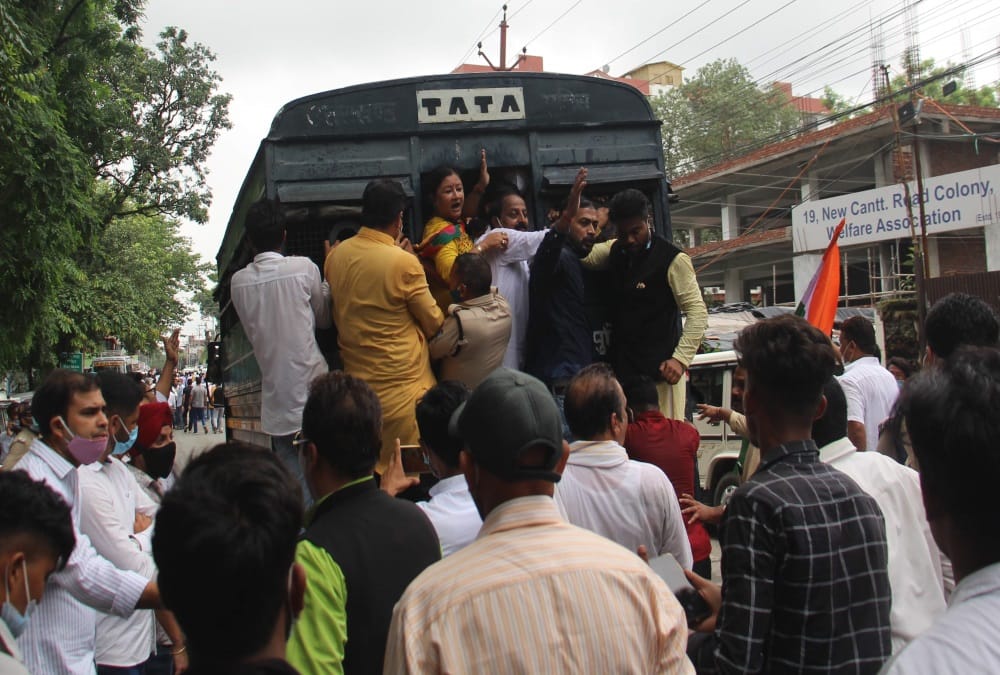Pegasus phone hacking case: Congress protest and governor house march dehradun photos