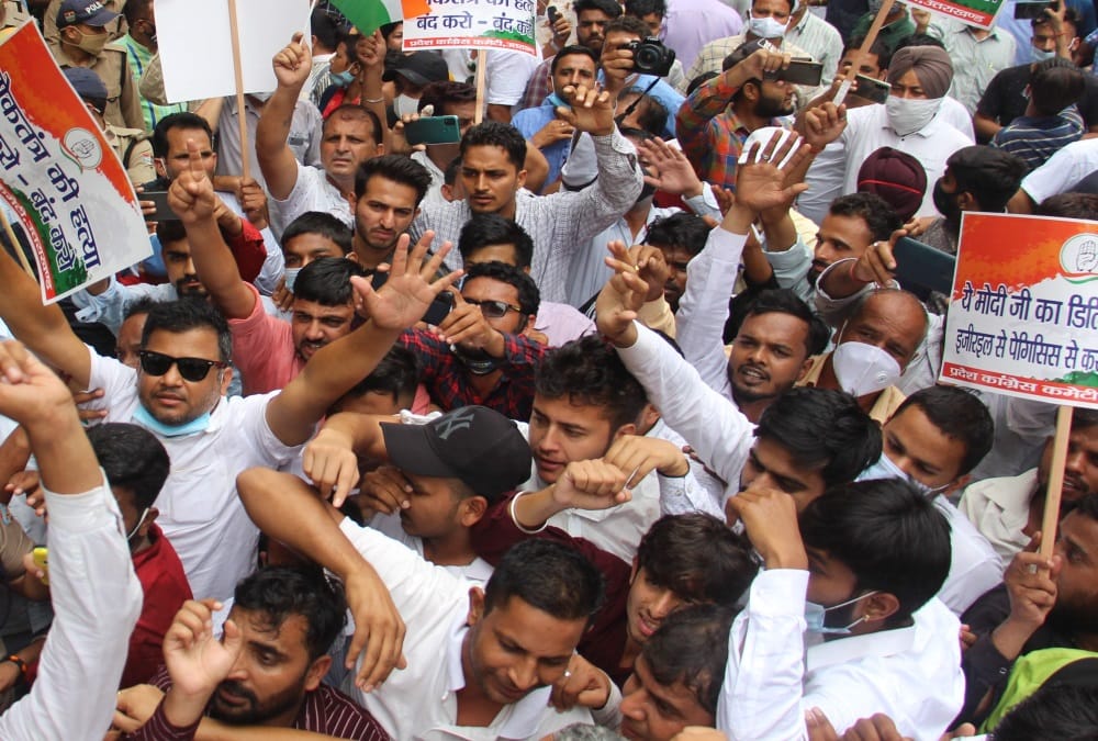Pegasus phone hacking case: Congress protest and governor house march dehradun photos