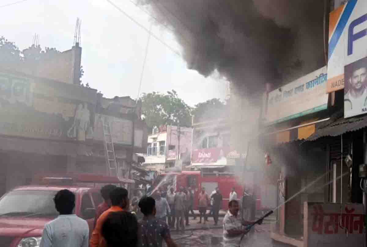 Fire in gift center due to short circuit