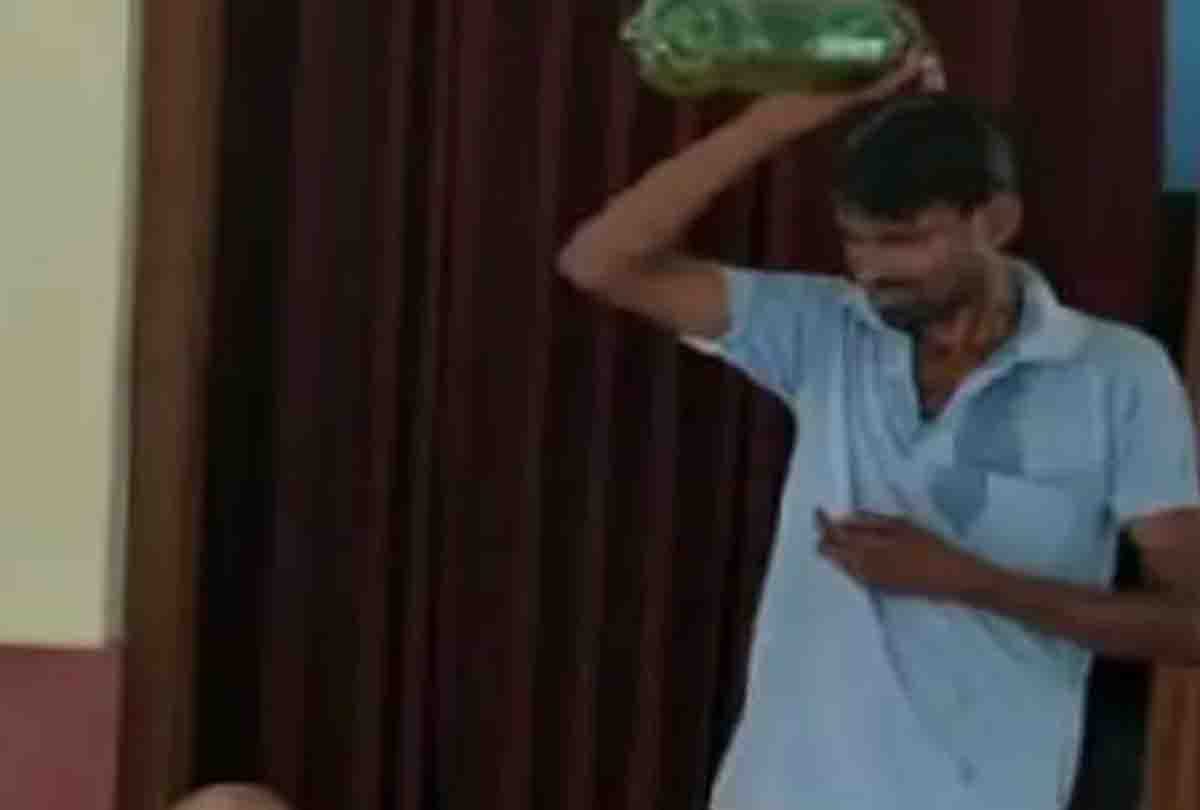 man attempted self-immolation in mahoba