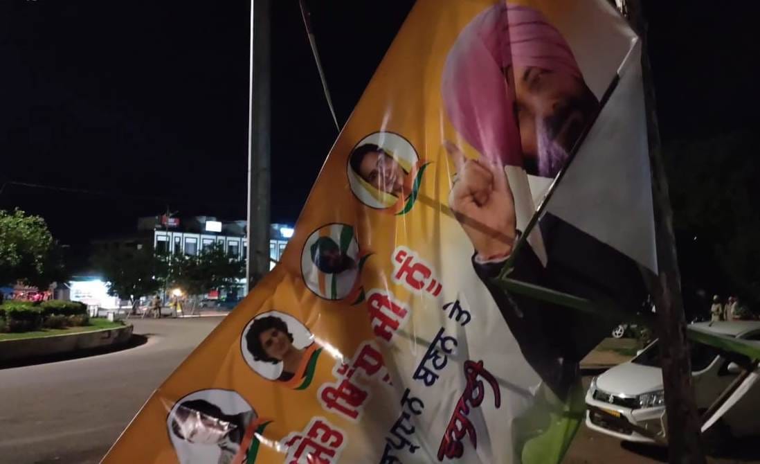 Sidhu's posters torn in Mullanpur, police engaged in investigation