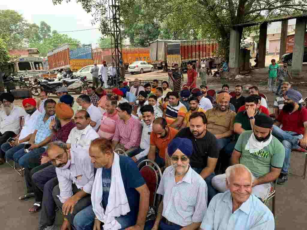 Transporters will not pay the cost of filling, emptying the carriage, Yamunanagar
