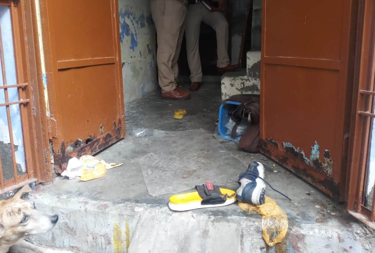 agra mass murder news: mother and her three children murdered by slitting throats