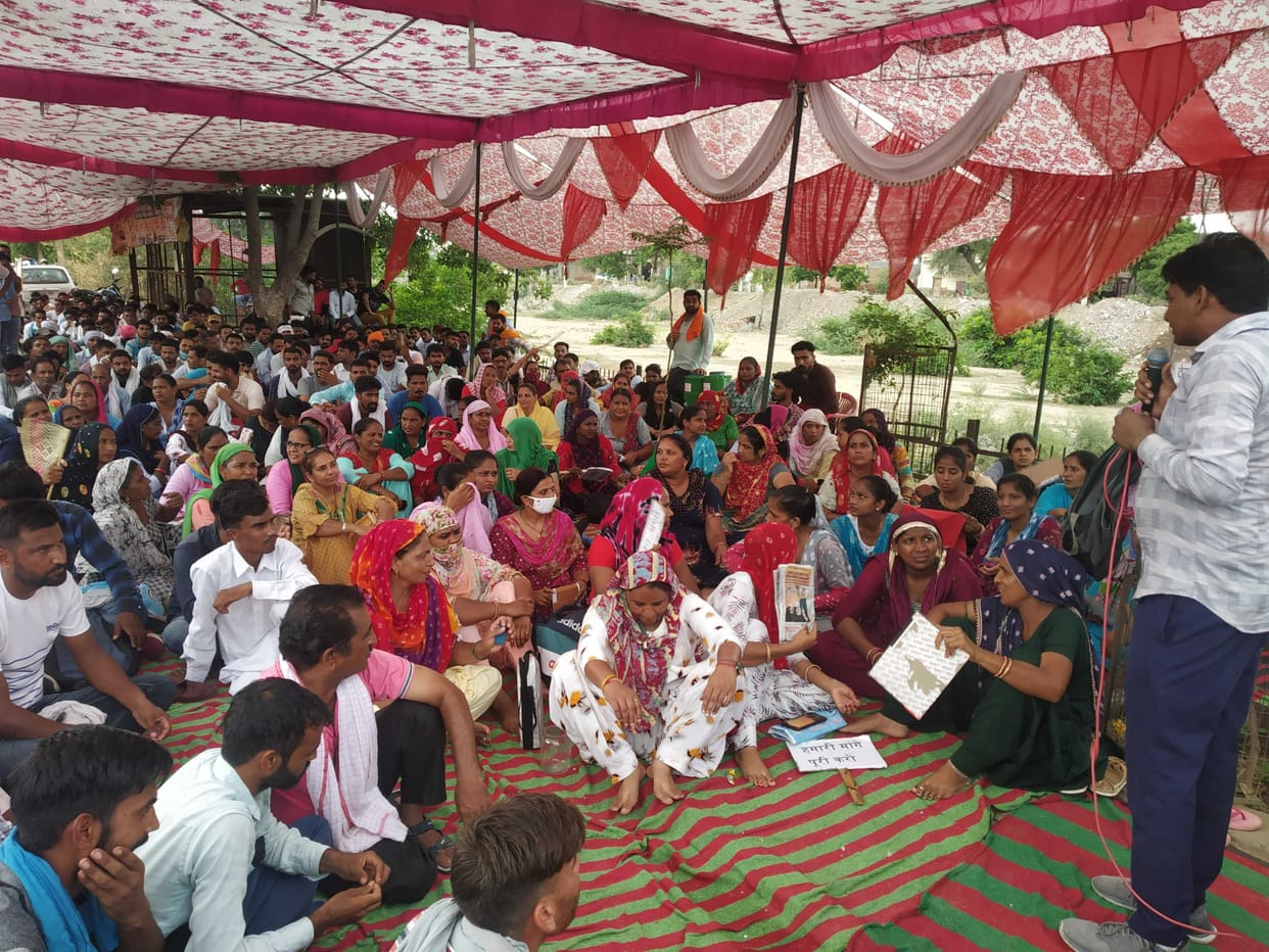 The contractor gave notice six times, if the employees did not return to work, then the new recruitment process started
