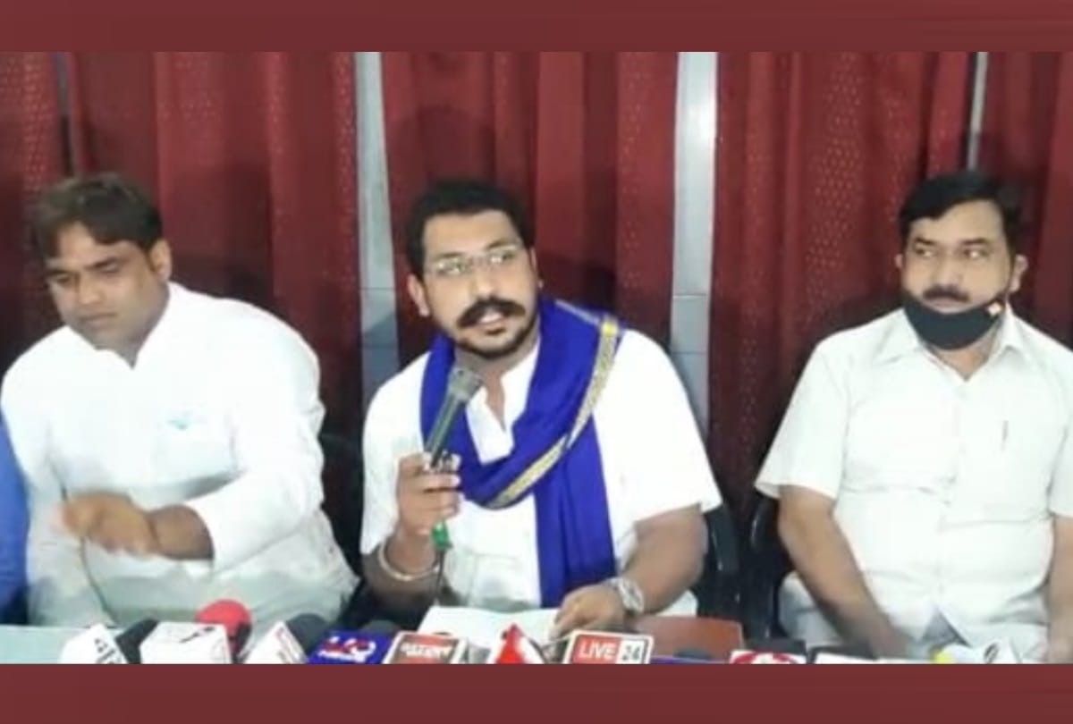 Bhim army chief Chandrashekhar Azad ravan press conference in Lucknow.