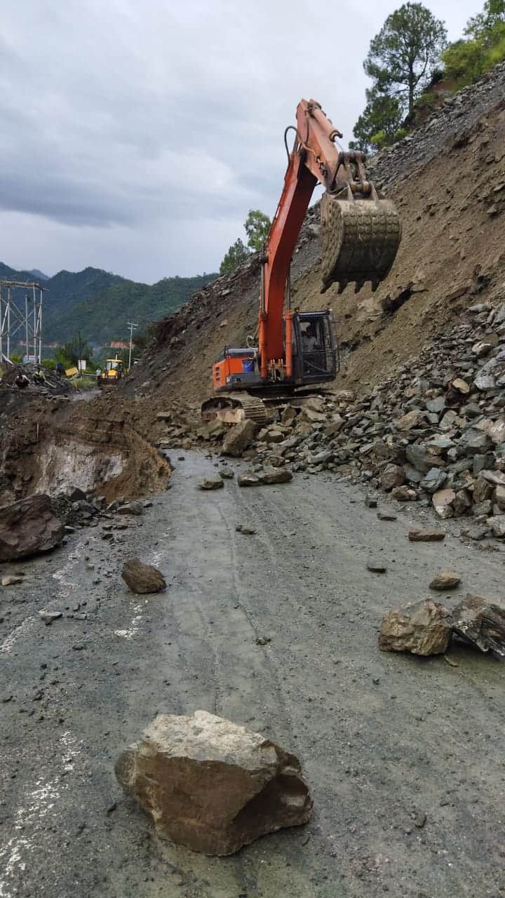 Uttarakhand Monsoon Update: cracks on malari highway in raini village, many highways closed photos