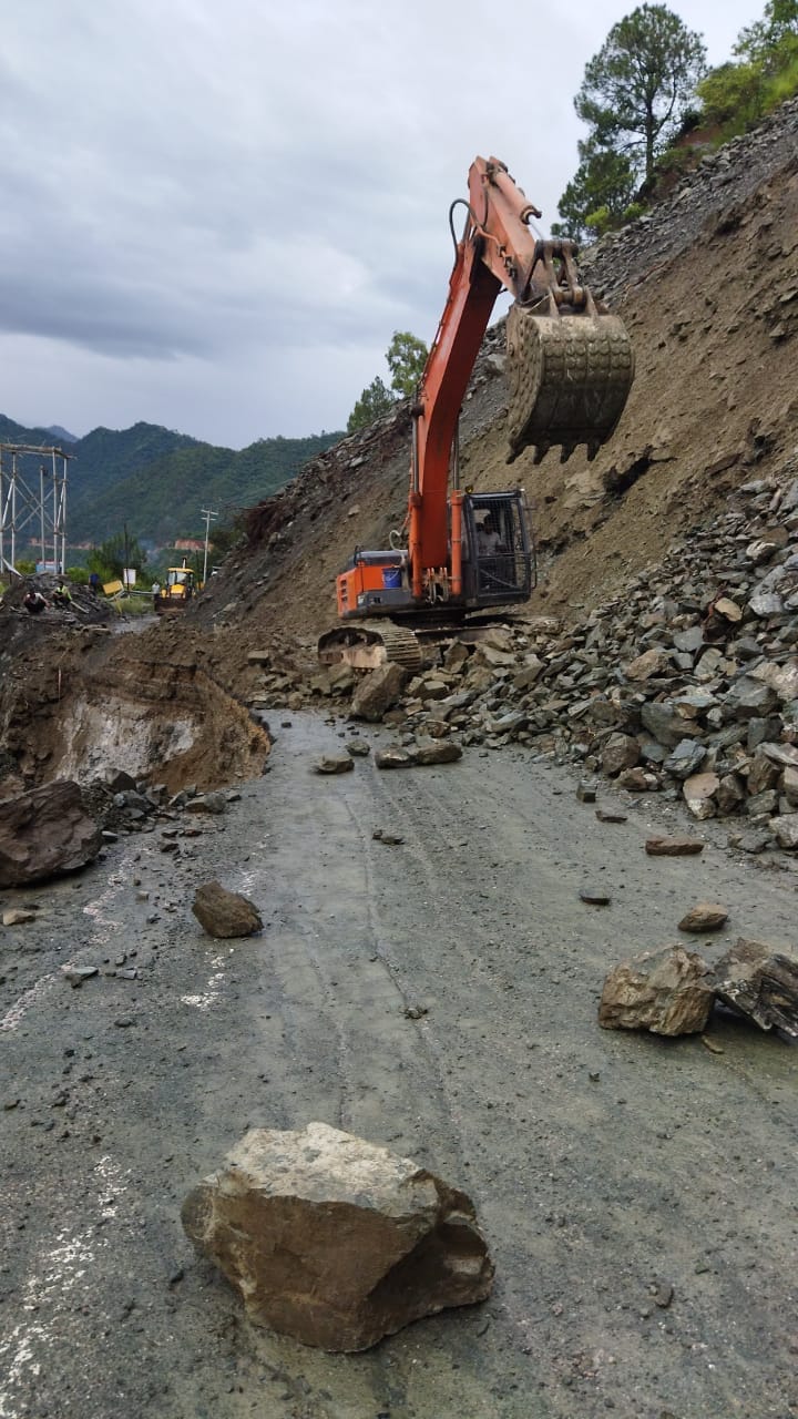 Uttarakhand Monsoon Update: cracks on malari highway in raini village, many highways closed photos