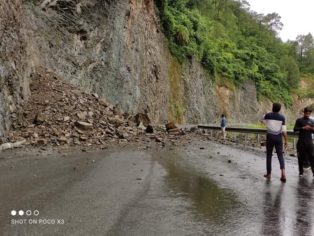 Uttarakhand Monsoon Update: cracks on malari highway in raini village, many highways closed photos