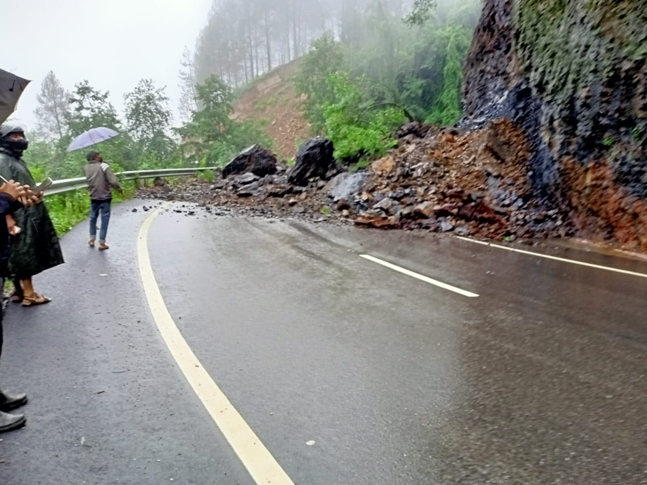 Uttarakhand Monsoon Update: cracks on malari highway in raini village, many highways closed photos