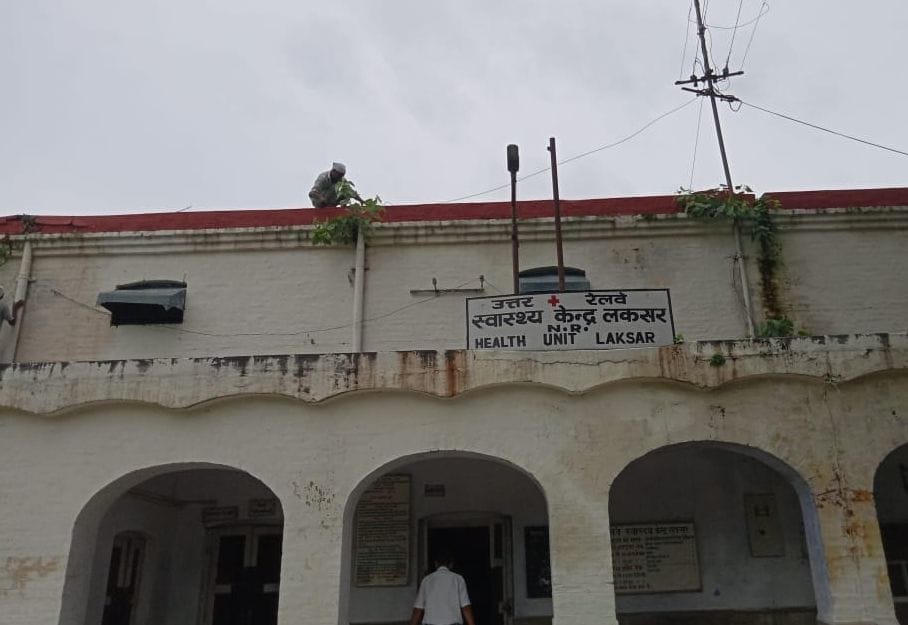 Expressed displeasure after seeing grass growing on the roof of Railway Hospital