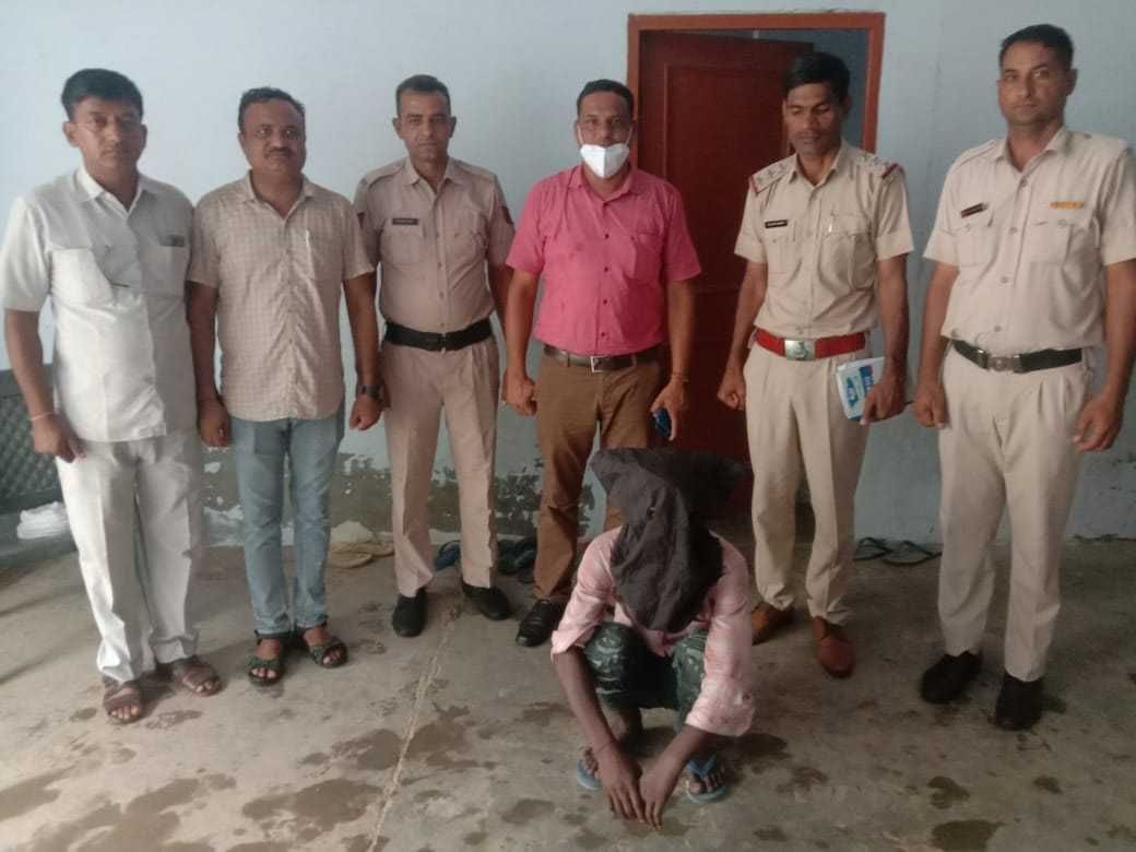 One arrested for stealing from a married house five days ago, two identified