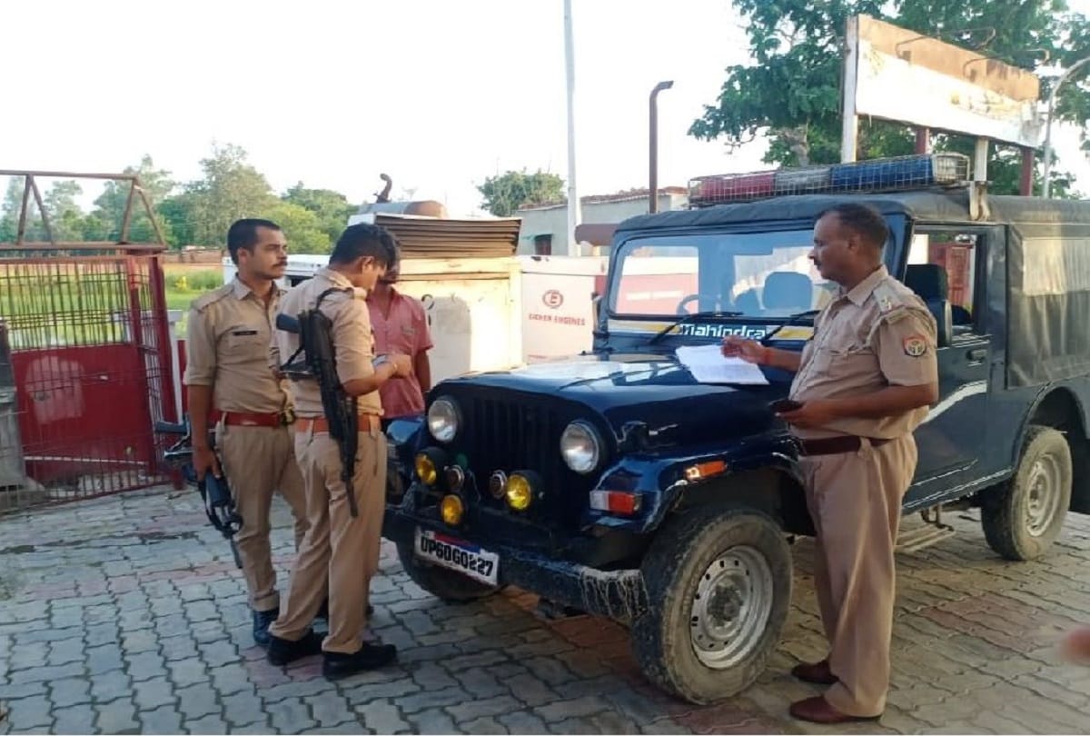 big incidents Rs eight lakh looted from petrol pump manager in ballia police in search of criminals