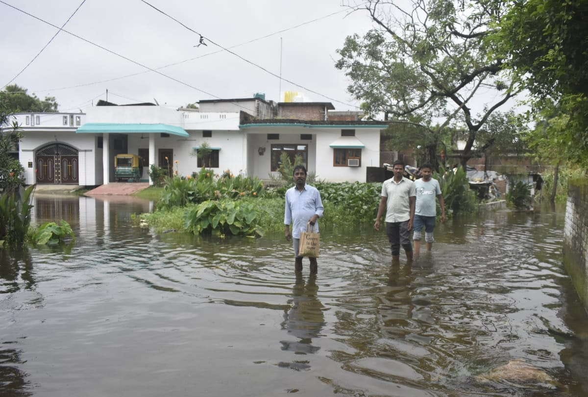 Gorakhpur waterlogging after 115 mm of rain in 12 hours latest photos
