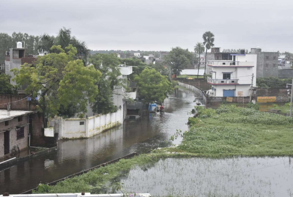 Gorakhpur waterlogging after 115 mm of rain in 12 hours latest photos
