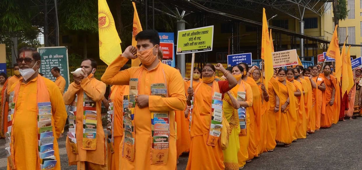 Guru Mahima sung in Shantikunj