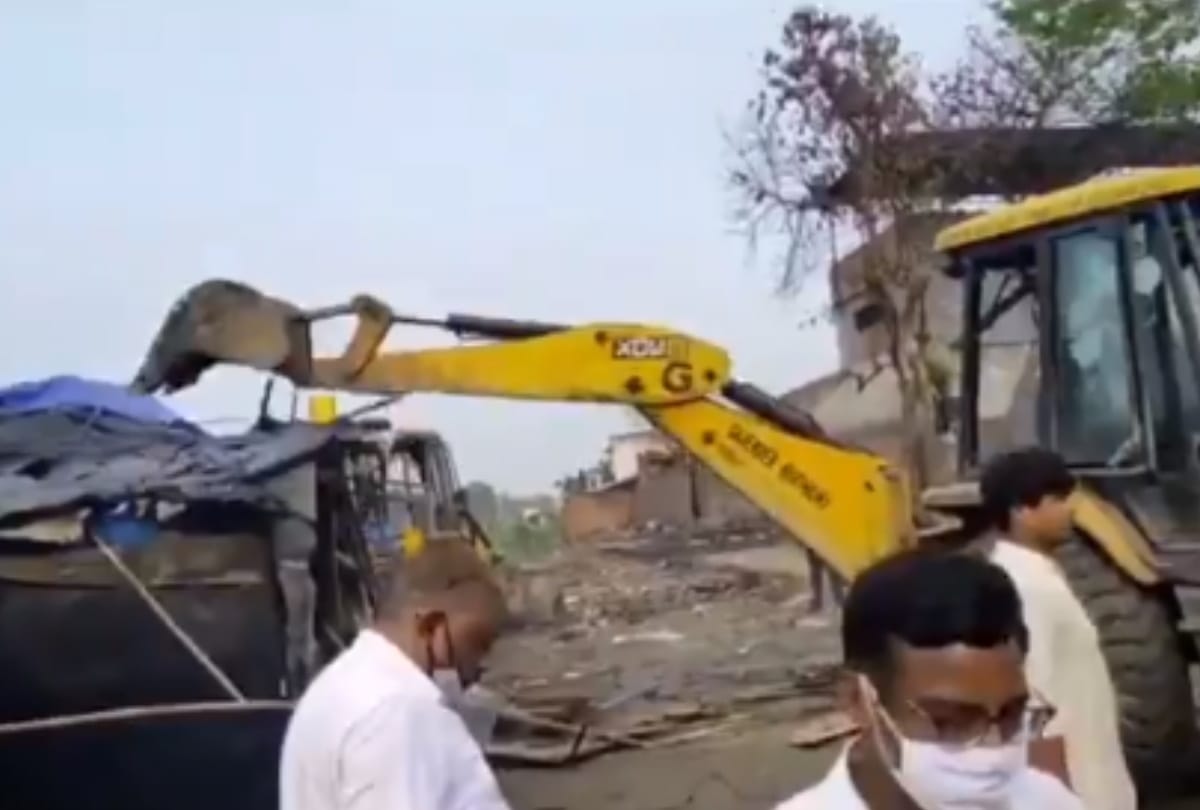 UP government evacuate land worth rupees 150 crore rohingya camp destroyed in delhi madanpur khadar