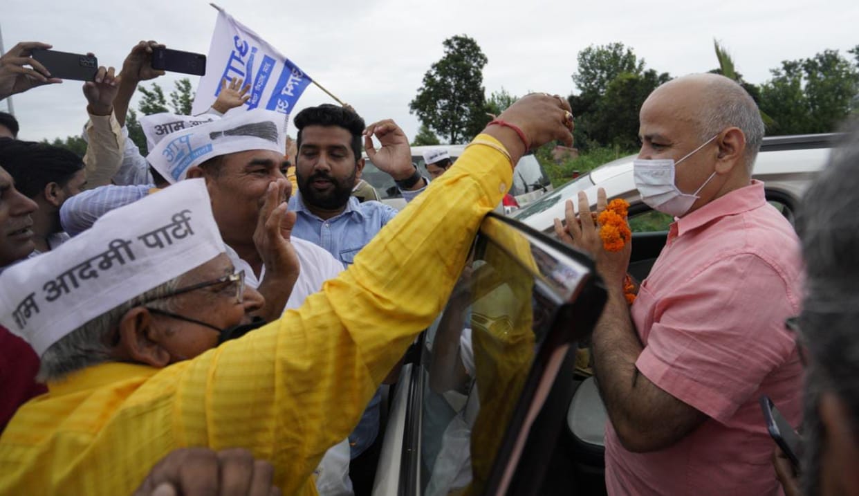 UP election 2022: Manish Sisodia said, equation will change with the announcement of giving 300 units of electricity free in Uttar Pradesh