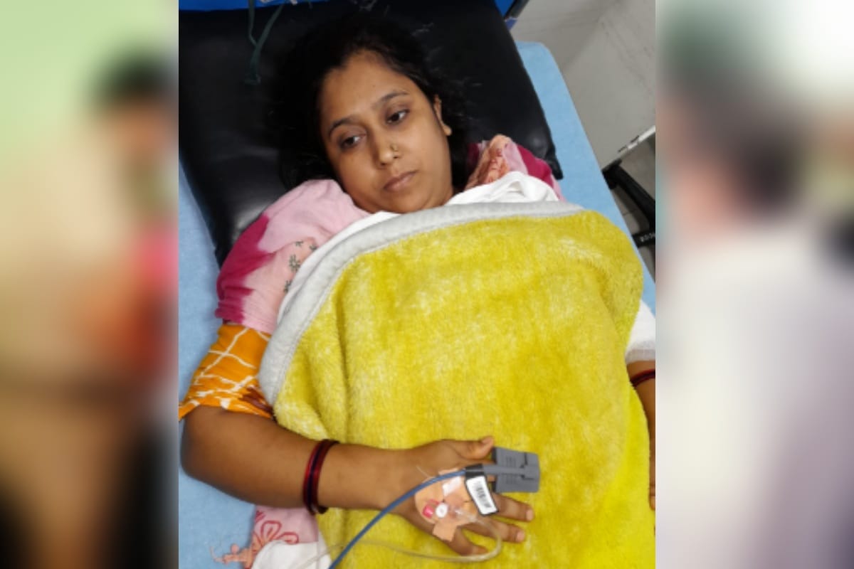 meerut cloth trader tried to suicide after stabbing his wife and daughter