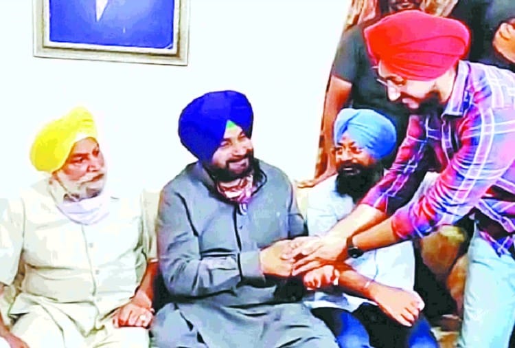Newly appointed Punjab Congress state president Navjot Singh Sidhu reached Tarn Taran