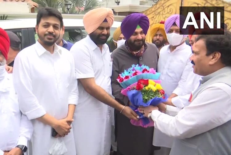 Punjab Congress chief Navjot Singh Sidhu meets Sukhwinder Singh Danny in Amritsar