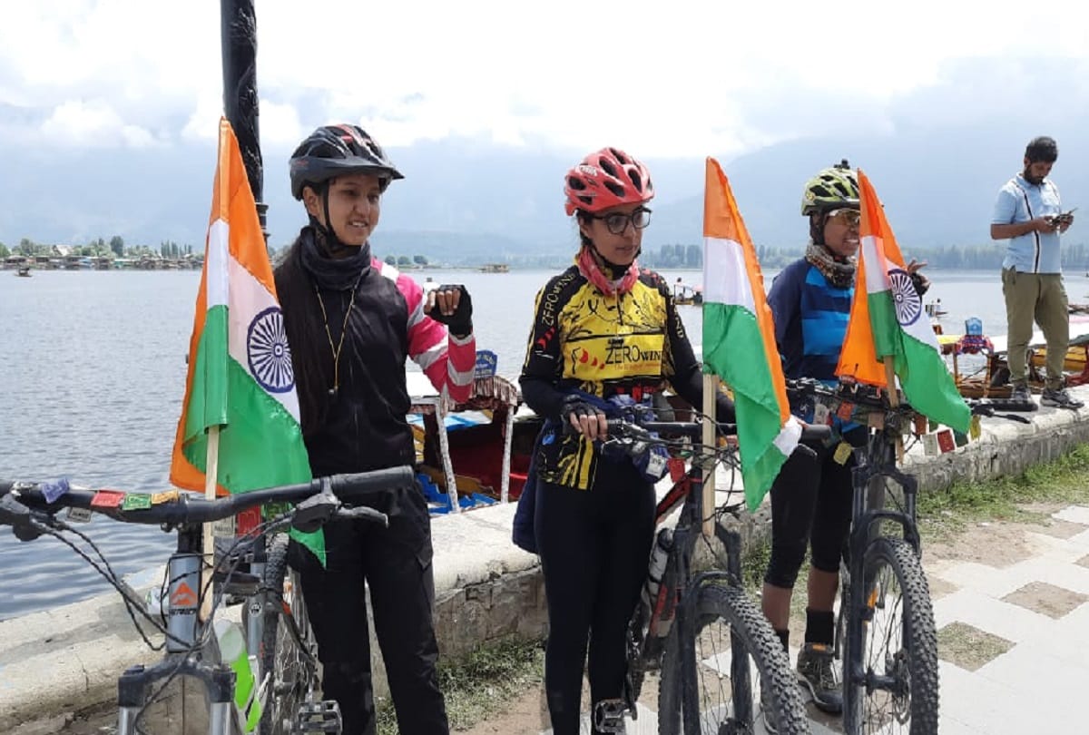 Shruti Chetna and Sabita gave message via cycling on Manali-Leh-Srinagar circuit