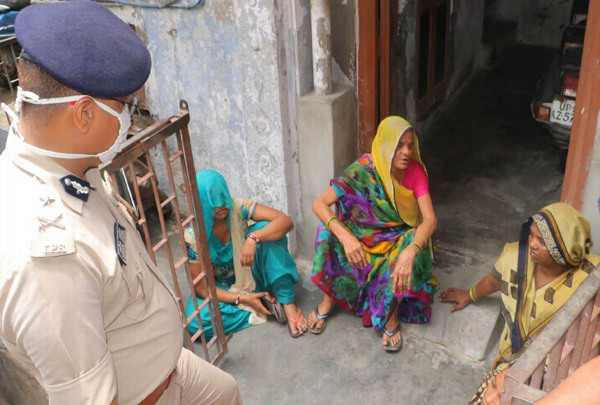agra mass murder case who is killed woman and her three children
