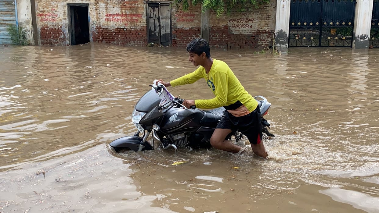 70 mm of rain in two hours in the city, roads submerged