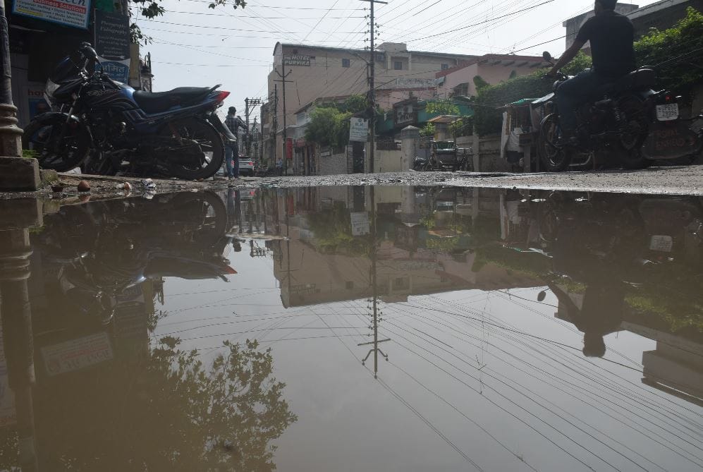 Sawan 2021 will start after two days but preparations are not pleasing in varanasi kashi vishwanath temple road conditions see in pictures