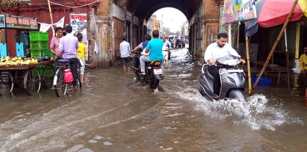 kasganj news,rainy season,gandhi murti kasganj,downpour,downpour in kasganj