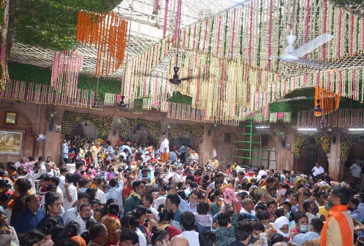 Thakur Banke Bihari Bhog Change In Winter Season
