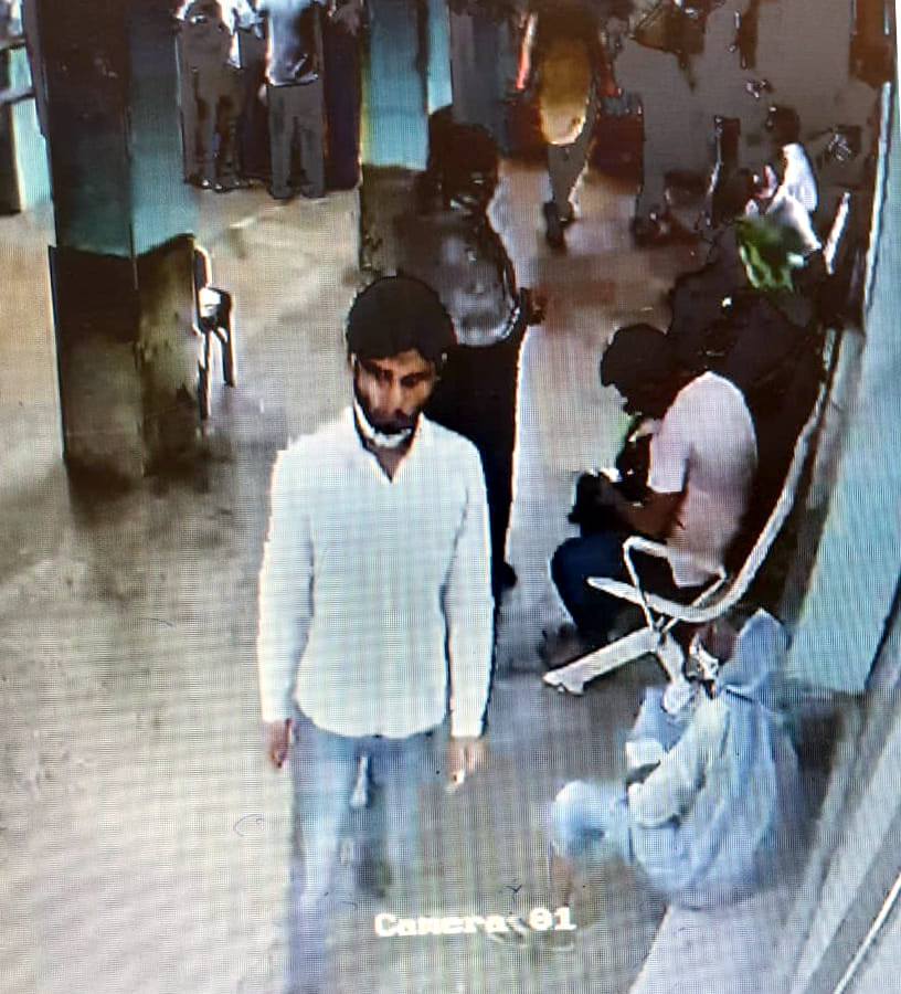Four lakh rupees blown from accountant's bike