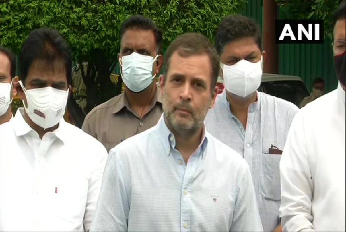 Rahul gandhi takes first dose of corona vaccination