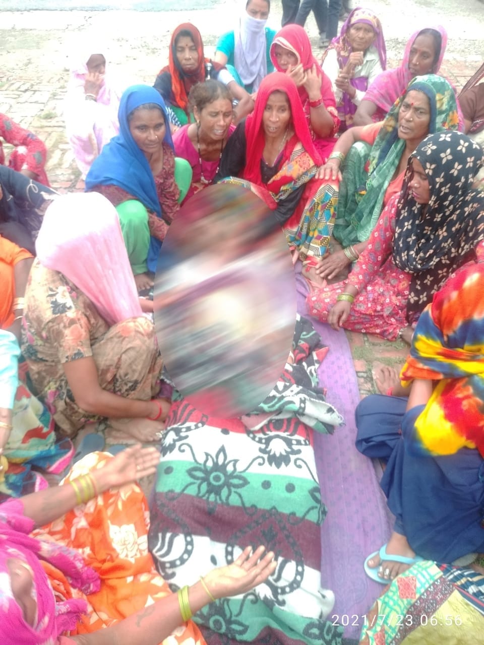 uttarakhand news: youth died after police beaten him, protest out side police station