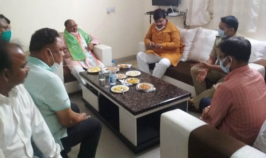Hathras: Solve the problems and cases of the people belonging to Scheduled Castes and Scheduled Tribes