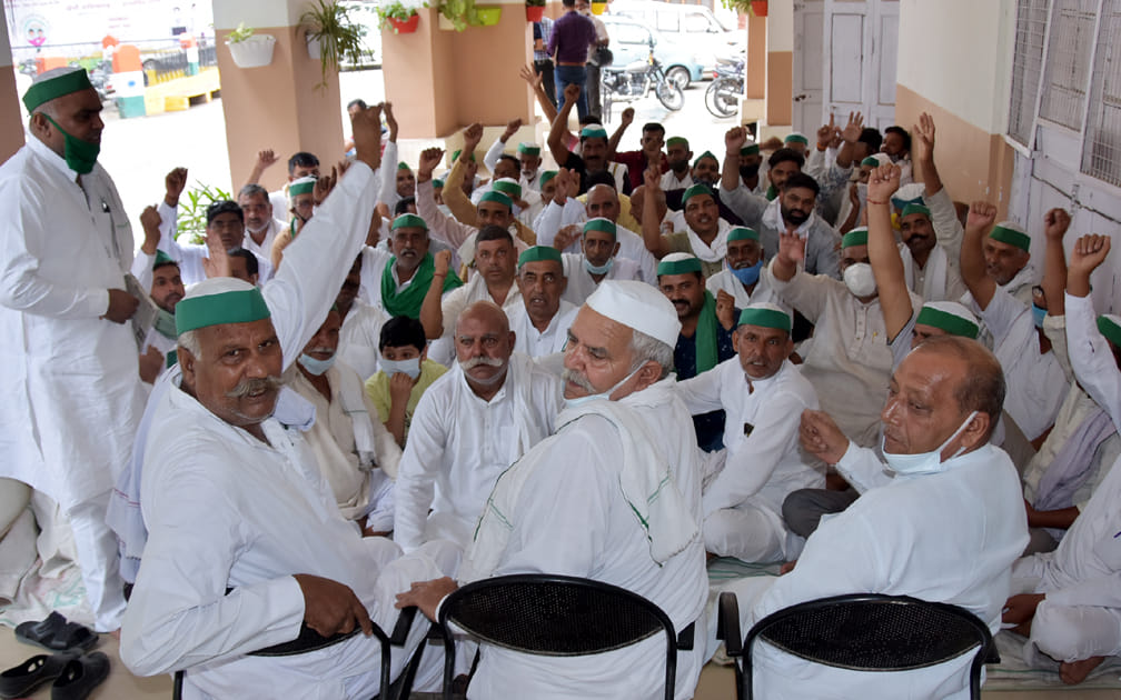 Farmers cannot fill online data, continue with previous arrangements