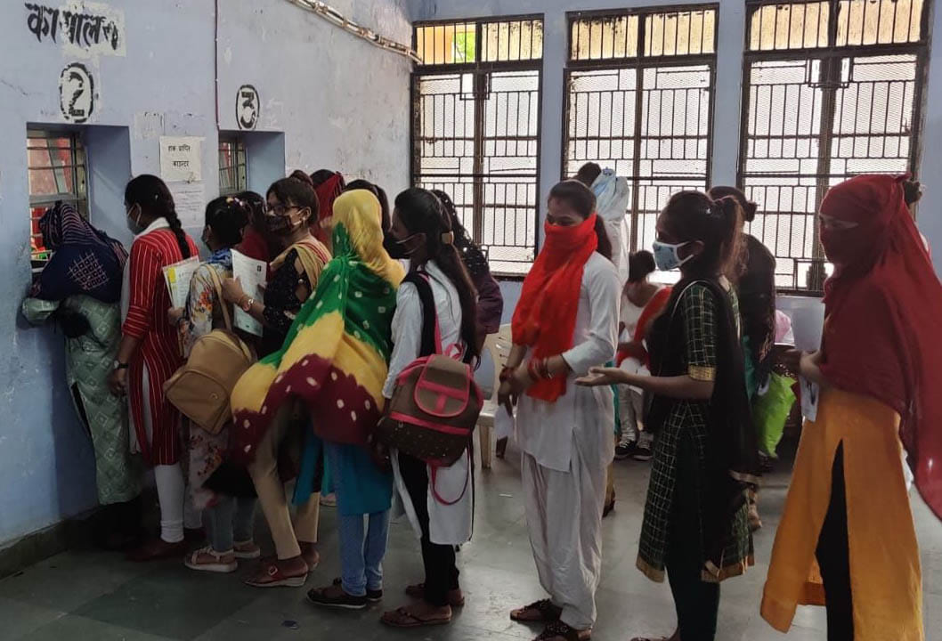 Examinations in three shifts of the university from today