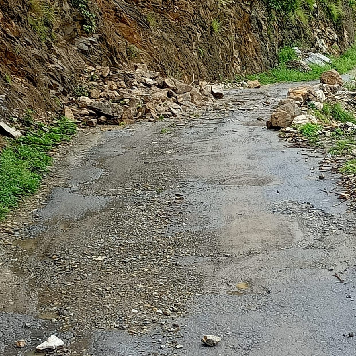 Debris came at various places on Radu-Mundhaul motorway